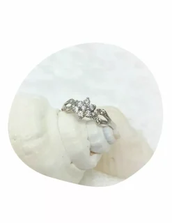 Shop Anillo flor circonitas de oro blanco 18k - T.11 Anillos De Oro Blanco|Anillos De Oro